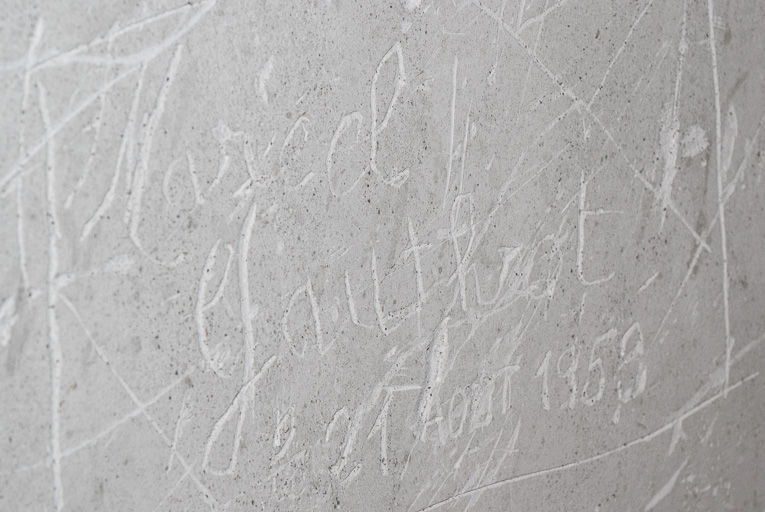 Graffiti de la cage d'escalier. © Pierre-Marie Barbe-Richaud / Région Bourgogne-Franche-Comté, Inventaire du patrimoine - 2015