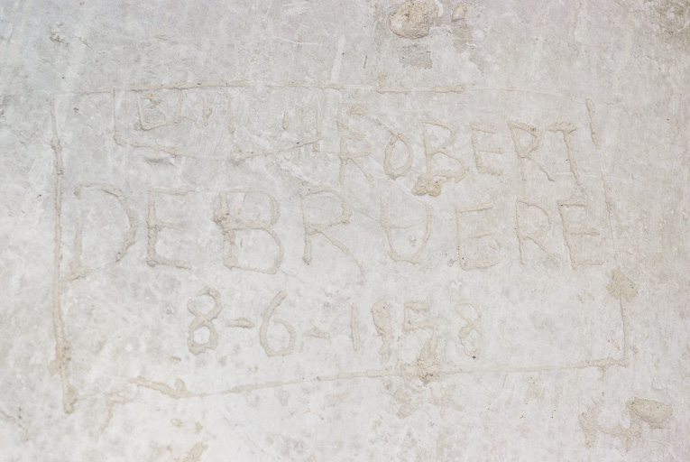 Graffiti de la cage d'escalier. © Pierre-Marie Barbe-Richaud / Région Bourgogne-Franche-Comté, Inventaire du patrimoine - 2015