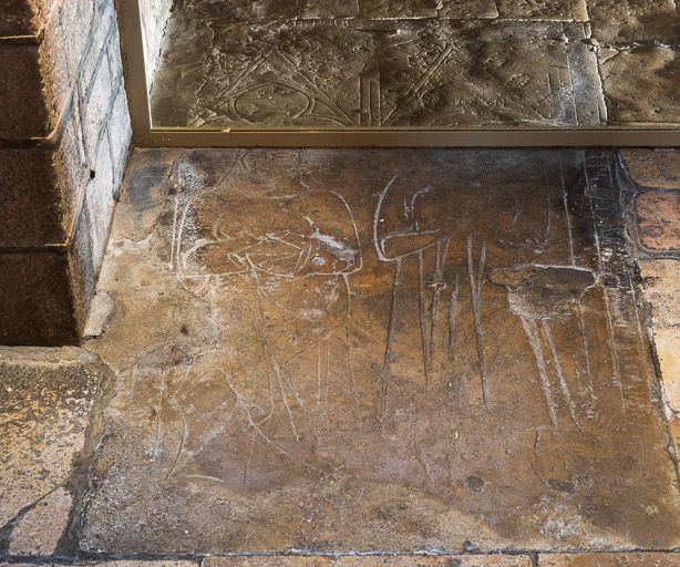 Dalle n°1. © Pierre-Marie Barbe-Richaud / Région Bourgogne-Franche-Comté, Inventaire du patrimoine - 2015