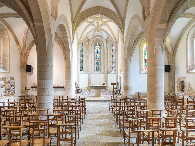 Vue d'ensemble de l'intérieur de la chapelle, vers le choeur. © Pierre-Marie Barbe-Richaud / Région Bourgogne-Franche-Comté, Inventaire du patrimoine - 2015