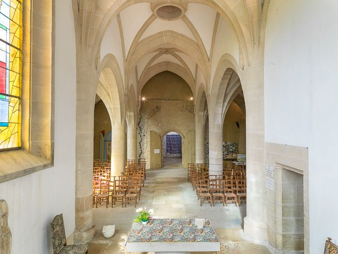 Vue d'ensemble de l'intérieur de la chapelle, depuis le choeur. © Pierre-Marie Barbe-Richaud / Région Bourgogne-Franche-Comté, Inventaire du patrimoine - 2015