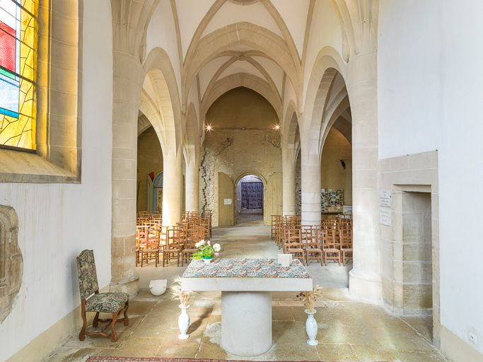 Vue d'ensemble de l'intérieur de la chapelle : choeur et nef. © Pierre-Marie Barbe-Richaud / Région Bourgogne-Franche-Comté, Inventaire du patrimoine - 2015