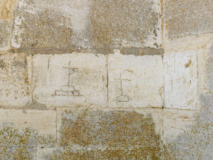 Graffitis : calvaires. © Pierre-Marie Barbe-Richaud / Région Bourgogne-Franche-Comté, Inventaire du patrimoine - 2015