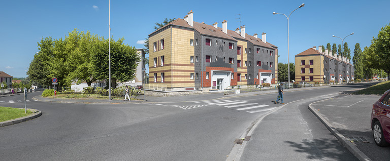 Bâtiments Binot-D et Binot-E, façades antérieures est. © Thierry Kuntz / Région Bourgogne-Franche-Comté, Inventaire du patrimoine - 2015