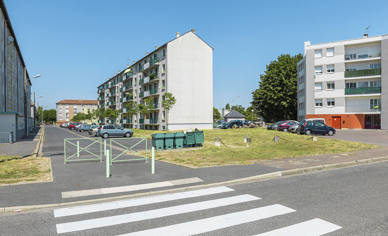 Bâtiment SIDEN, façades postérieure ouest et latérale sud. © Thierry Kuntz / Région Bourgogne-Franche-Comté, Inventaire du patrimoine - 2015