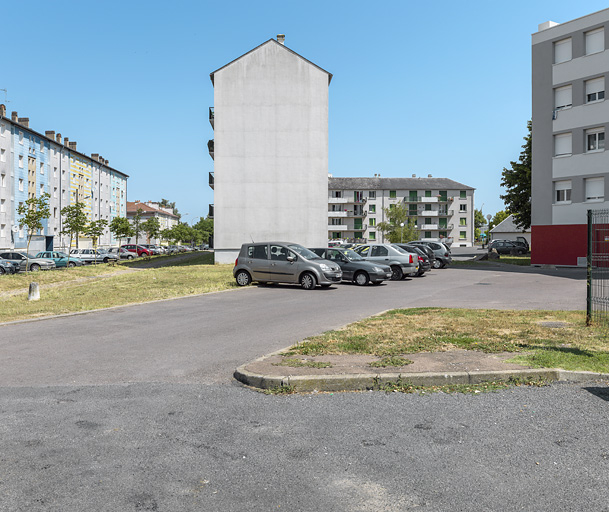 Bâtiment SIDEN, façade latérale sud et façade postérieure sud. © Thierry Kuntz / Région Bourgogne-Franche-Comté, Inventaire du patrimoine - 2015