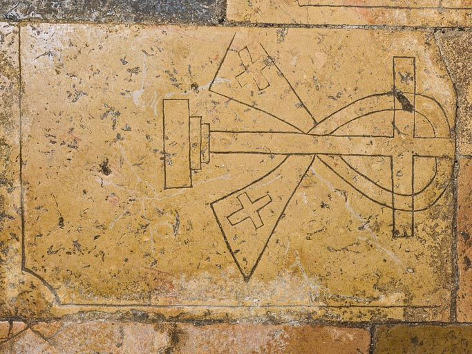 Détail : fragment 1 de la dalle. © Pierre-Marie Barbe-Richaud / Région Bourgogne-Franche-Comté, Inventaire du patrimoine - 2016