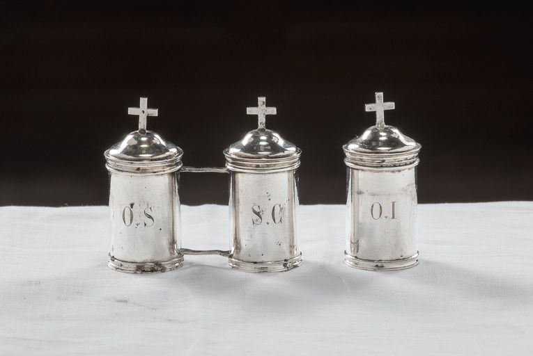 Les trois ampoules. © Pierre-Marie Barbe-Richaud / Région Bourgogne-Franche-Comté, Inventaire du patrimoine - 2016