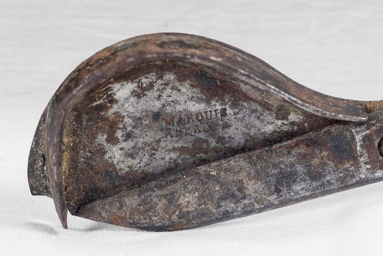 Détail des ciseaux à bougie. © Pierre-Marie Barbe-Richaud / Région Bourgogne-Franche-Comté, Inventaire du patrimoine - 2016