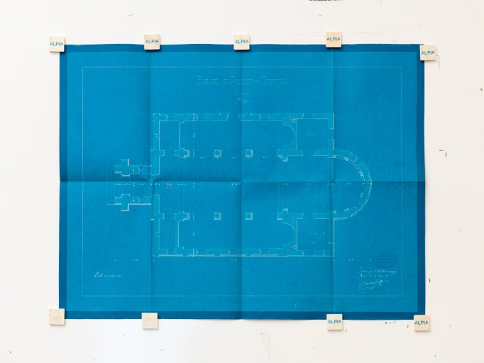 Plan de l'église d'Aloxe-Corton. Plan bleu dressé par l'architecte Pinchard le 30 juin 1888 (Archives communales, Aloxe-Corton). © Pierre-Marie  Barbe-Richaud (reproduction) / Région Bourgogne-Franche-Comté, Inventaire du patrimoine - 2016