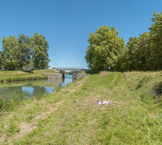 Vue d'ensemble d'aval. © Thierry Kuntz / Région Bourgogne-Franche-Comté, Inventaire du patrimoine - 2016 Vue d'ensemble d'aval. © Thierry Kuntz / Région Bourgogne-Franche-Comté, Inventaire du patrimoine - 2016