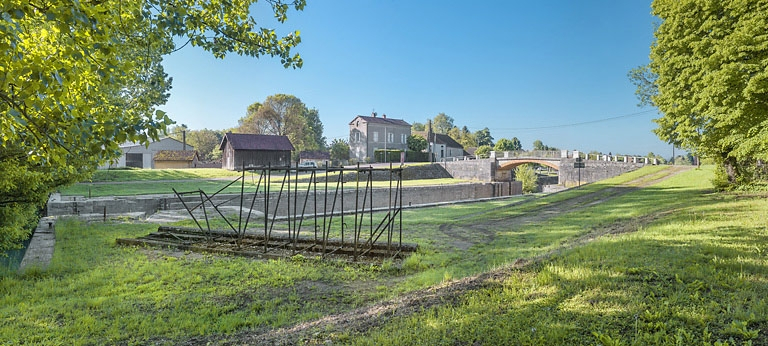 site d'écluse © Thierry Kuntz / Région Bourgogne-Franche-Comté, Inventaire du patrimoine - 2017  site d'écluse © Thierry Kuntz / Région Bourgogne-Franche-Comté, Inventaire du patrimoine - 2017
