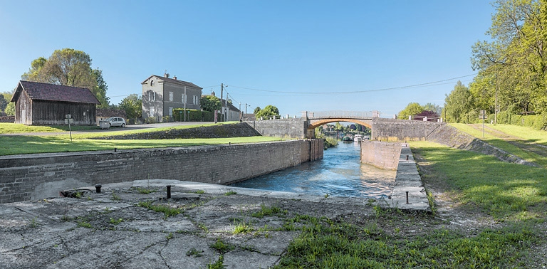 site d'écluse © Thierry Kuntz / Région Bourgogne-Franche-Comté, Inventaire du patrimoine - 2017  site d'écluse © Thierry Kuntz / Région Bourgogne-Franche-Comté, Inventaire du patrimoine - 2017