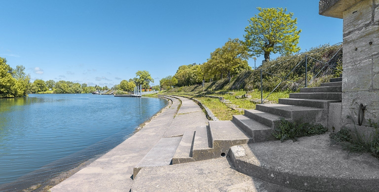 quai © Thierry Kuntz / Région Bourgogne-Franche-Comté, Inventaire du patrimoine - 2017 quai © Thierry Kuntz / Région Bourgogne-Franche-Comté, Inventaire du patrimoine - 2017