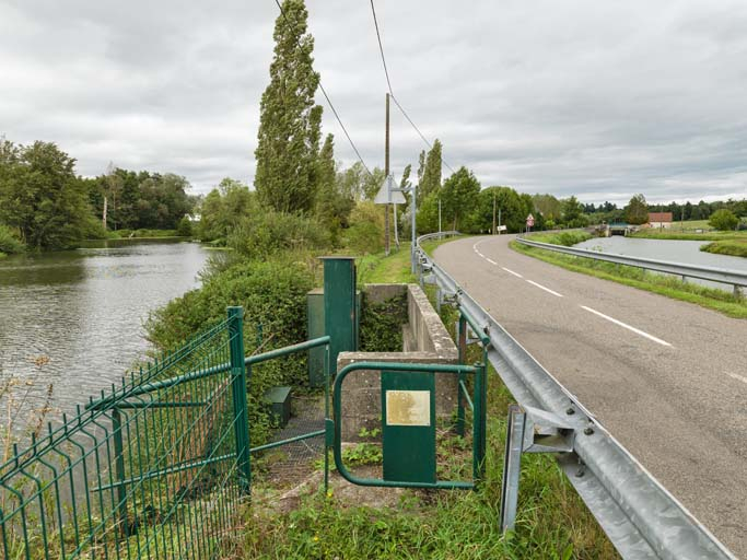 Vue de l'aqueduc. © Pierre-Marie Barbe-Richaud / Région Bourgogne-Franche-Comté, Inventaire du patrimoine - 2017