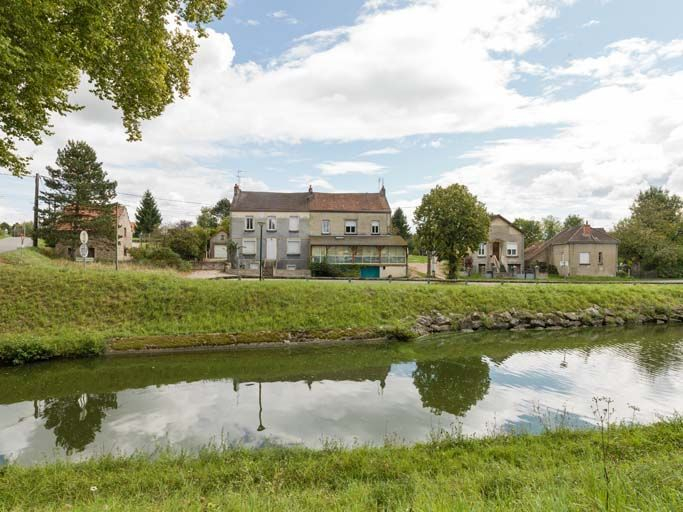 Vue du café-auberge. © Pierre-Marie Barbe-Richaud / Région Bourgogne-Franche-Comté, Inventaire du patrimoine - 2017
