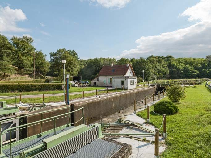 Vue d'ensemble du site d'écluse. © Pierre-Marie Barbe-Richaud / Région Bourgogne-Franche-Comté, Inventaire du patrimoine - 2017