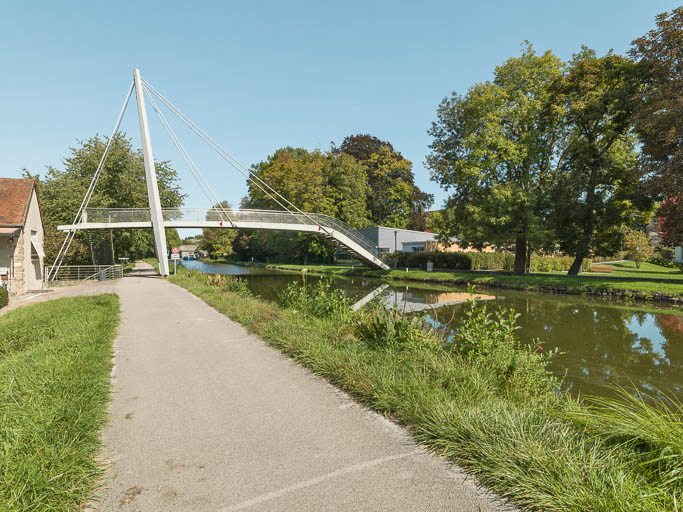Vue d'ensemble de la passerelle. © Pierre-Marie Barbe-Richaud / Région Bourgogne-Franche-Comté, Inventaire du patrimoine - 2017