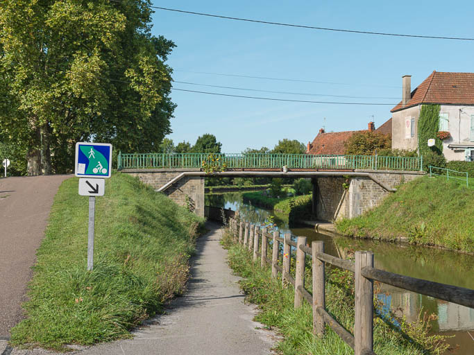 Vue d'ensemble du pont. © Pierre-Marie Barbe-Richaud / Région Bourgogne-Franche-Comté, Inventaire du patrimoine - 2017