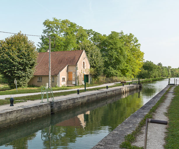 Vue du site d'écluse. © Pierre-Marie Barbe-Richaud / Région Bourgogne-Franche-Comté, Inventaire du patrimoine - 2017