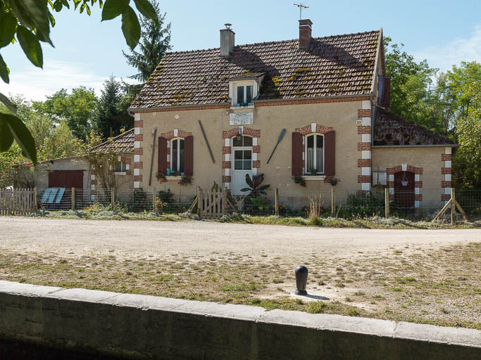 Vue de la maison éclusière. © Pierre-Marie Barbe-Richaud / Région Bourgogne-Franche-Comté, Inventaire du patrimoine - 2017