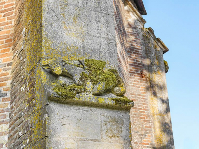 Sculpture animalière sur le contrefort de la chapelle gauche. © Thierry Kuntz / Région Bourgogne-Franche-Comté, Inventaire du patrimoine - 2018