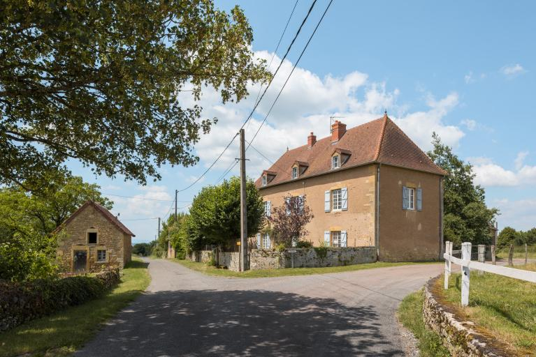 maison © Pierre-Marie Barbe-Richaud / Région Bourgogne-Franche-Comté, Inventaire du patrimoine - 2018 maison © Pierre-Marie Barbe-Richaud / Région Bourgogne-Franche-Comté, Inventaire du patrimoine - 2018