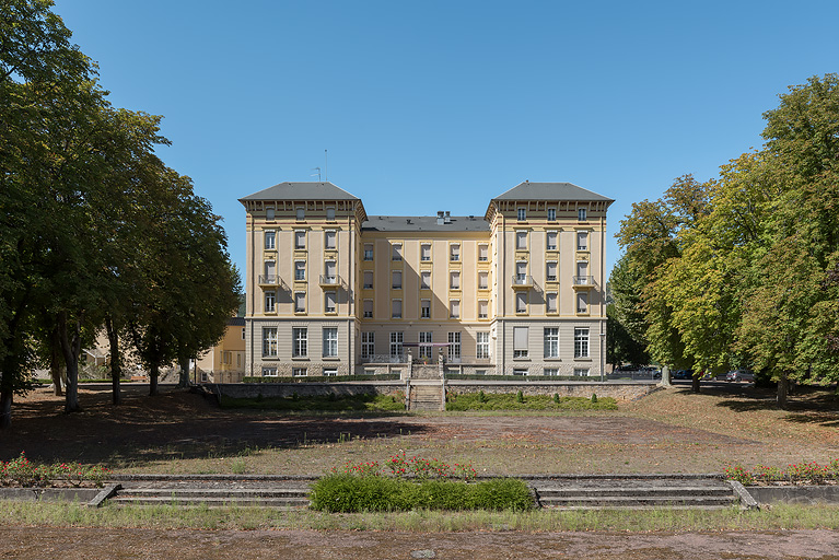 Terrasse inférieure. © Pierre-Marie Barbe-Richaud / Région Bourgogne-Franche-Comté, Inventaire du patrimoine - 2019 Terrasse inférieure. © Pierre-Marie Barbe-Richaud / Région Bourgogne-Franche-Comté, Inventaire du patrimoine - 2019