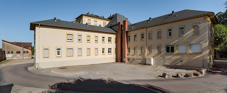 Bâtiment des bains, élévation postérieure, vue depuis l'ouest. © Pierre-Marie Barbe-Richaud / Région Bourgogne-Franche-Comté, Inventaire du patrimoine - 2019