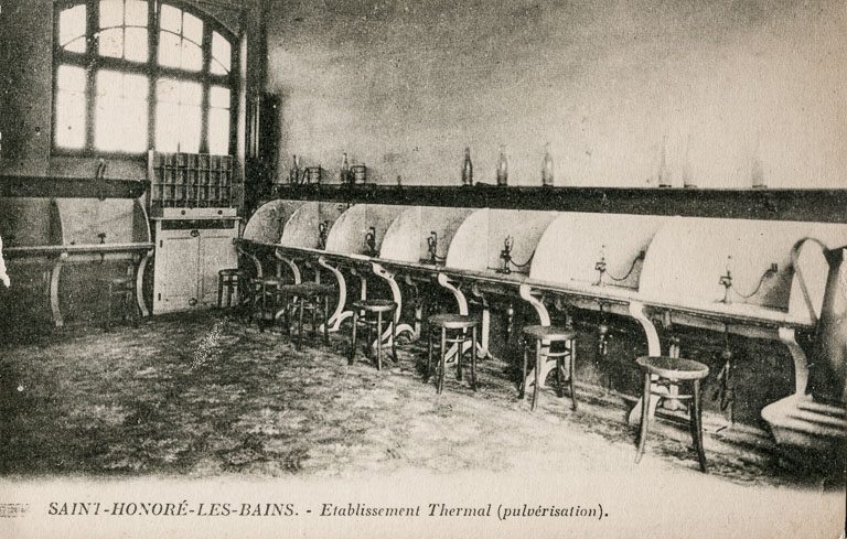 Salle de pulvérisation (vers 1906) à l'emplacement de la deuxième piscine. © Fabien Dufoulon / Région Bourgogne-Franche-Comté, Inventaire du patrimoine - 2019 Salle de pulvérisation (vers 1906) à l'emplacement de la deuxième piscine. © Fabien Dufoulon / Région Bourgogne-Franche-Comté, Inventaire du patrimoine - 2019