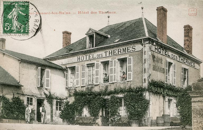 hôtel de voyageurs © Marguerite Cinotti / Région Bourgogne-Franche-Comté, Inventaire du patrimoine - 2019  hôtel de voyageurs © Marguerite Cinotti / Région Bourgogne-Franche-Comté, Inventaire du patrimoine - 2019