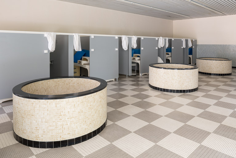 Salle d'inhalation à l'emplacement de la troisième piscine. © Pierre-Marie Barbe-Richaud / Région Bourgogne-Franche-Comté, Inventaire du patrimoine - 2019 Salle d'inhalation à l'emplacement de la troisième piscine. © Pierre-Marie Barbe-Richaud / Région Bourgogne-Franche-Comté, Inventaire du patrimoine - 2019