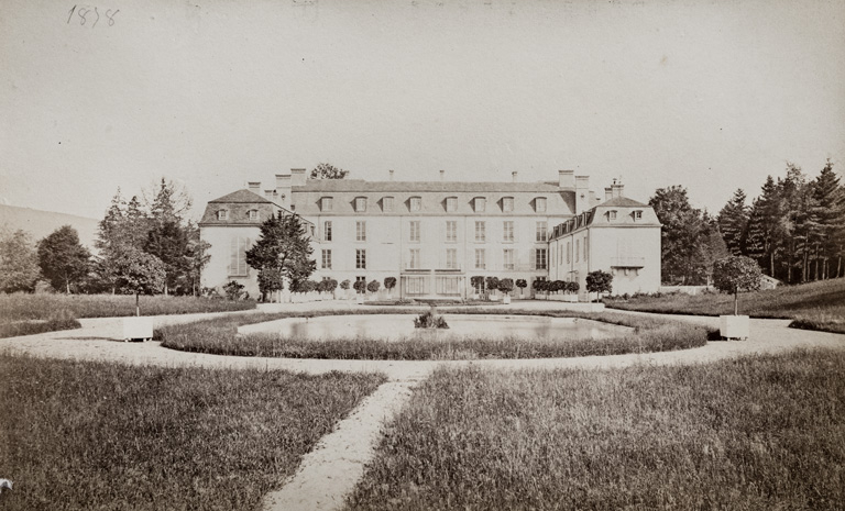 Vue d'ensemble depuis le nord-ouest en 1878. © Pierre-Marie Barbe-Richaud / Région Bourgogne-Franche-Comté, Inventaire du patrimoine - 2019 Vue d'ensemble depuis le nord-ouest en 1878. © Pierre-Marie Barbe-Richaud / Région Bourgogne-Franche-Comté, Inventaire du patrimoine - 2019
