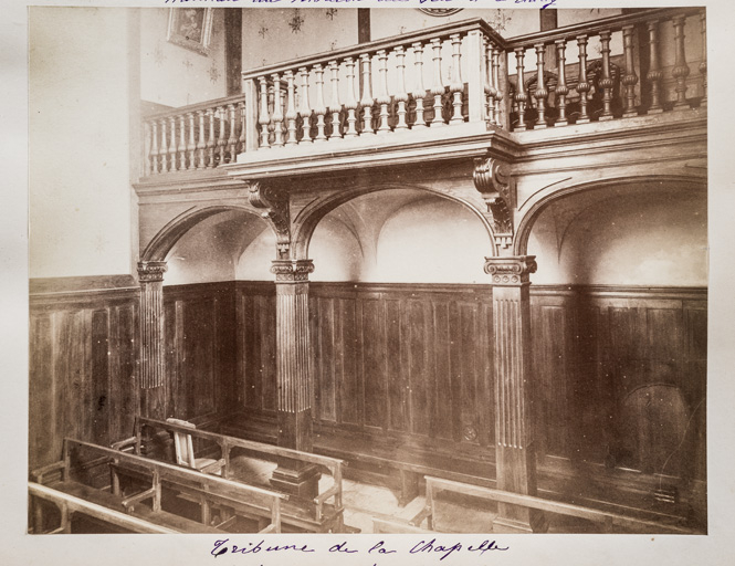 Vue intérieure de la chapelle en direction de la tribune en 1883. © Pierre-Marie Barbe-Richaud / Région Bourgogne-Franche-Comté, Inventaire du patrimoine - 2019 Vue intérieure de la chapelle en direction de la tribune en 1883. © Pierre-Marie Barbe-Richaud / Région Bourgogne-Franche-Comté, Inventaire du patrimoine - 2019
