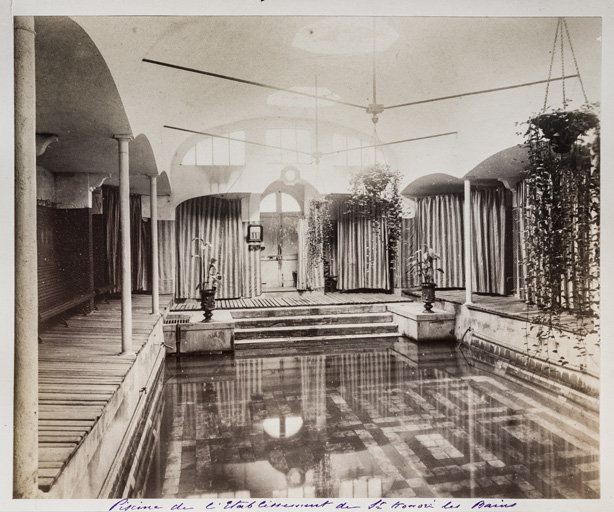 Vue intérieure de la deuxième piscine en direction du nord. © Pierre-Marie Barbe-Richaud / Région Bourgogne-Franche-Comté, Inventaire du patrimoine - 2019 Vue intérieure de la deuxième piscine en direction du nord. © Pierre-Marie Barbe-Richaud / Région Bourgogne-Franche-Comté, Inventaire du patrimoine - 2019