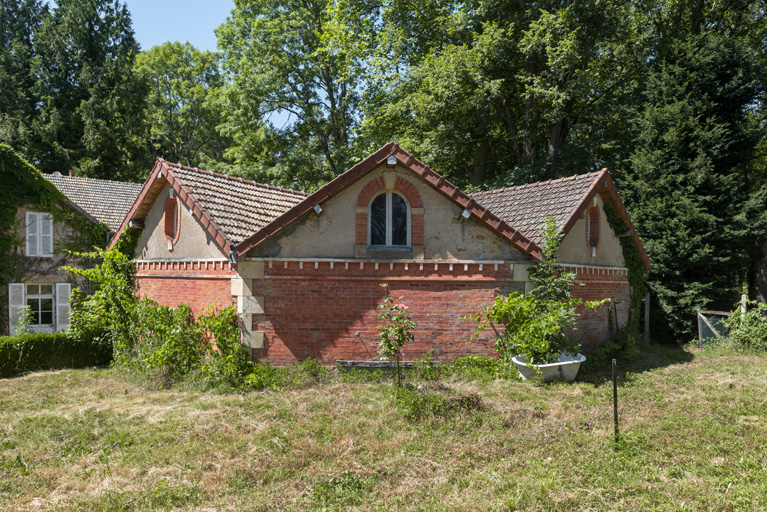 remise © Pierre-Marie Barbe-Richaud / Région Bourgogne-Franche-Comté, Inventaire du patrimoine - 2019 remise © Pierre-Marie Barbe-Richaud / Région Bourgogne-Franche-Comté, Inventaire du patrimoine - 2019