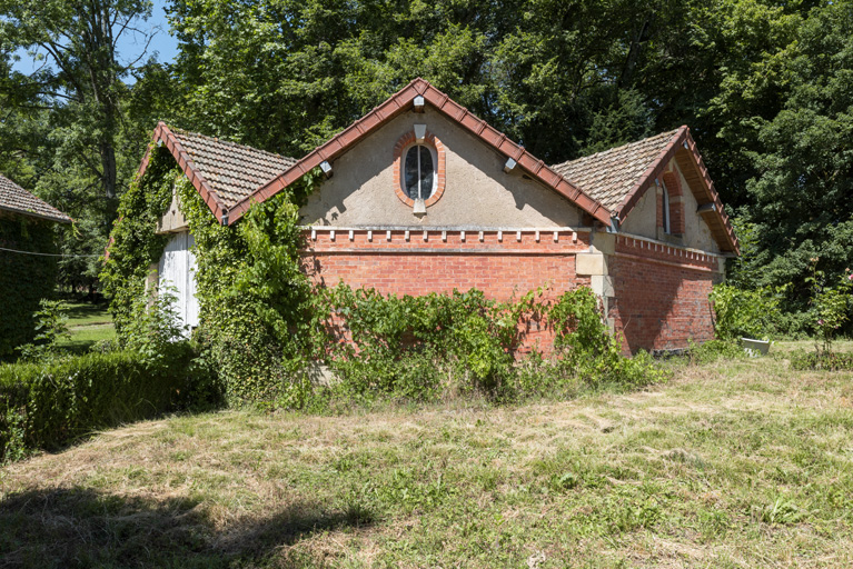 remise © Pierre-Marie Barbe-Richaud / Région Bourgogne-Franche-Comté, Inventaire du patrimoine - 2019 remise © Pierre-Marie Barbe-Richaud / Région Bourgogne-Franche-Comté, Inventaire du patrimoine - 2019