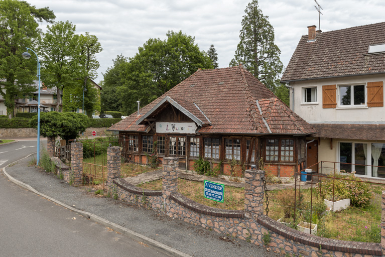 salon de thé © Pierre-Marie Barbe-Richaud / Région Bourgogne-Franche-Comté, Inventaire du patrimoine - 2019  salon de thé © Pierre-Marie Barbe-Richaud / Région Bourgogne-Franche-Comté, Inventaire du patrimoine - 2019