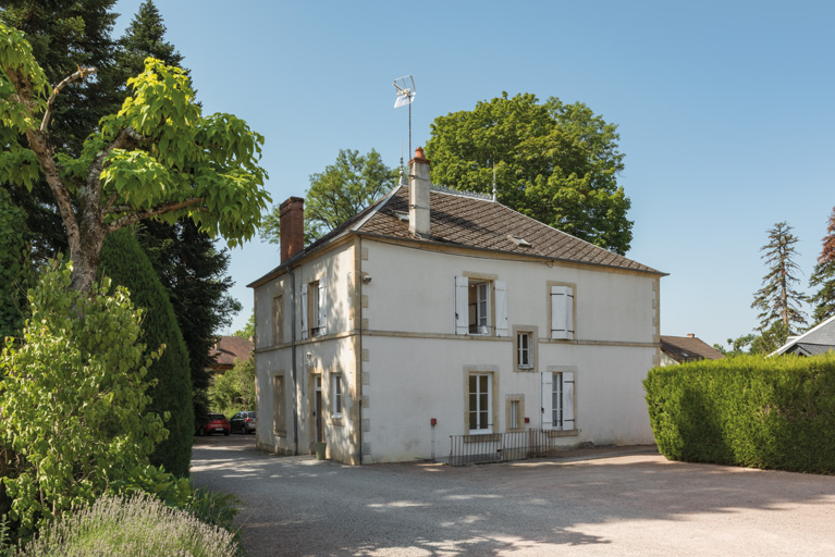 demeure © Pierre-Marie Barbe-Richaud / Région Bourgogne-Franche-Comté, Inventaire du patrimoine - 2019 demeure © Pierre-Marie Barbe-Richaud / Région Bourgogne-Franche-Comté, Inventaire du patrimoine - 2019