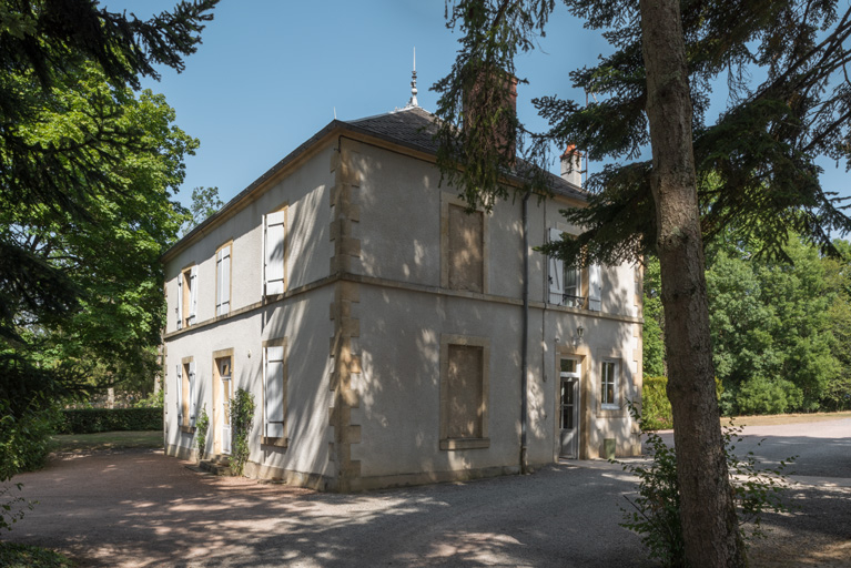 demeure © Pierre-Marie Barbe-Richaud / Région Bourgogne-Franche-Comté, Inventaire du patrimoine - 2019 demeure © Pierre-Marie Barbe-Richaud / Région Bourgogne-Franche-Comté, Inventaire du patrimoine - 2019