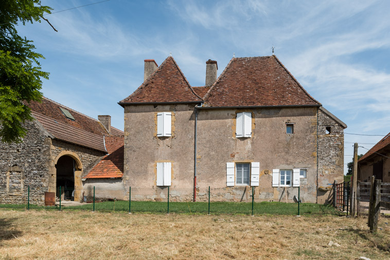 ferme © Pierre-Marie Barbe-Richaud / Région Bourgogne-Franche-Comté, Inventaire du patrimoine - 2019 ferme © Pierre-Marie Barbe-Richaud / Région Bourgogne-Franche-Comté, Inventaire du patrimoine - 2019