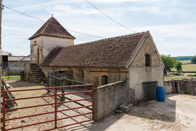 ferme © Pierre-Marie Barbe-Richaud / Région Bourgogne-Franche-Comté, Inventaire du patrimoine - 2019 ferme © Pierre-Marie Barbe-Richaud / Région Bourgogne-Franche-Comté, Inventaire du patrimoine - 2019