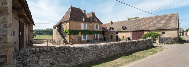 ferme © Pierre-Marie Barbe-Richaud / Région Bourgogne-Franche-Comté, Inventaire du patrimoine - 2019 ferme © Pierre-Marie Barbe-Richaud / Région Bourgogne-Franche-Comté, Inventaire du patrimoine - 2019