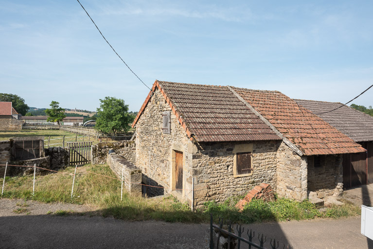 ferme © Pierre-Marie Barbe-Richaud / Région Bourgogne-Franche-Comté, Inventaire du patrimoine - 2019 ferme © Pierre-Marie Barbe-Richaud / Région Bourgogne-Franche-Comté, Inventaire du patrimoine - 2019