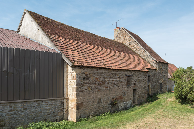 ferme © Pierre-Marie Barbe-Richaud / Région Bourgogne-Franche-Comté, Inventaire du patrimoine - 2019 ferme © Pierre-Marie Barbe-Richaud / Région Bourgogne-Franche-Comté, Inventaire du patrimoine - 2019