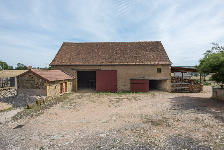 ferme © Pierre-Marie Barbe-Richaud / Région Bourgogne-Franche-Comté, Inventaire du patrimoine - 2019 ferme © Pierre-Marie Barbe-Richaud / Région Bourgogne-Franche-Comté, Inventaire du patrimoine - 2019