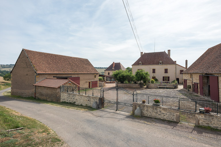 ferme © Pierre-Marie Barbe-Richaud / Région Bourgogne-Franche-Comté, Inventaire du patrimoine - 2019 ferme © Pierre-Marie Barbe-Richaud / Région Bourgogne-Franche-Comté, Inventaire du patrimoine - 2019