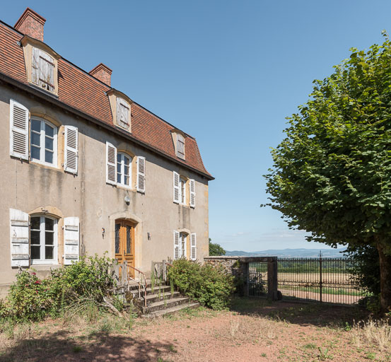 ferme © Pierre-Marie Barbe-Richaud / Région Bourgogne-Franche-Comté, Inventaire du patrimoine - 2019 ferme © Pierre-Marie Barbe-Richaud / Région Bourgogne-Franche-Comté, Inventaire du patrimoine - 2019