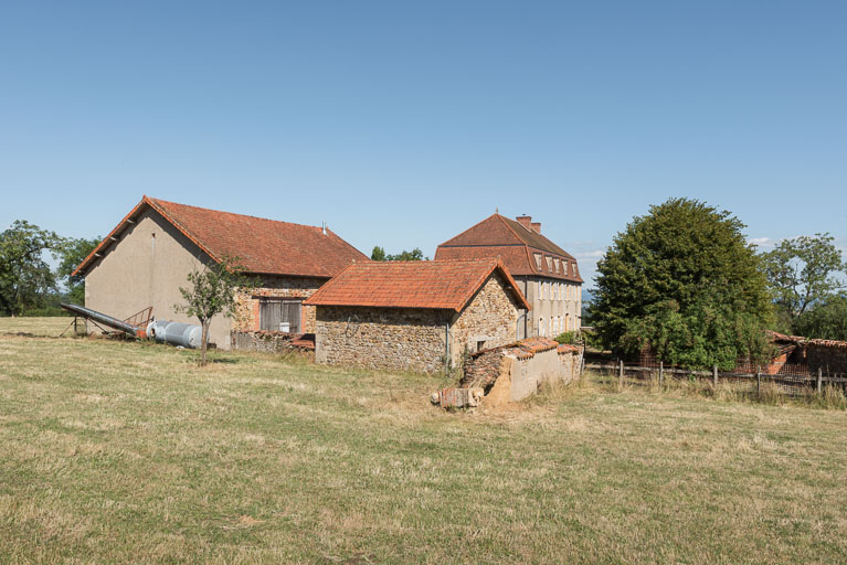 ferme © Pierre-Marie Barbe-Richaud / Région Bourgogne-Franche-Comté, Inventaire du patrimoine - 2019 ferme © Pierre-Marie Barbe-Richaud / Région Bourgogne-Franche-Comté, Inventaire du patrimoine - 2019