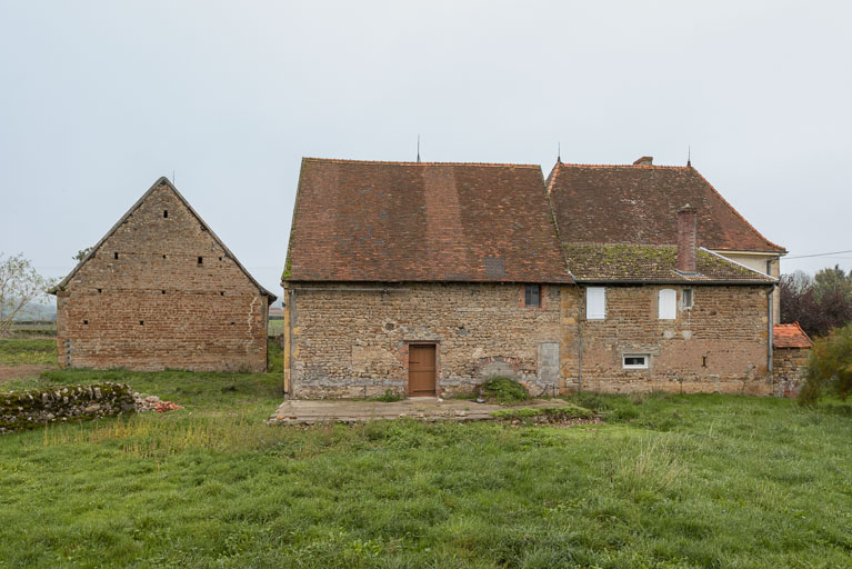 ferme © Pierre-Marie Barbe-Richaud / Région Bourgogne-Franche-Comté, Inventaire du patrimoine - 2019 ferme © Pierre-Marie Barbe-Richaud / Région Bourgogne-Franche-Comté, Inventaire du patrimoine - 2019